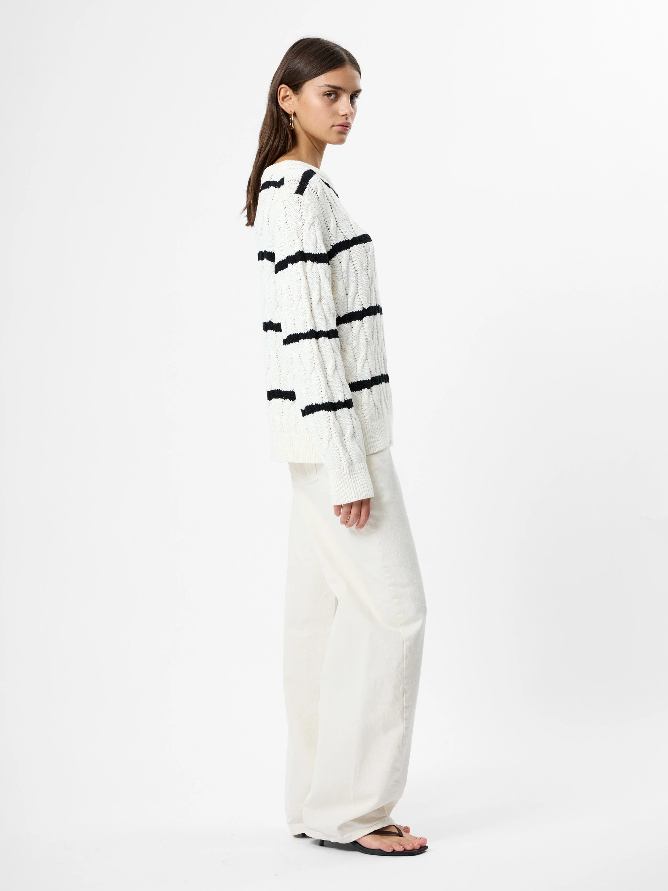 MOZART CHUNKY CABLE KNIT PULLOVER - Image 4